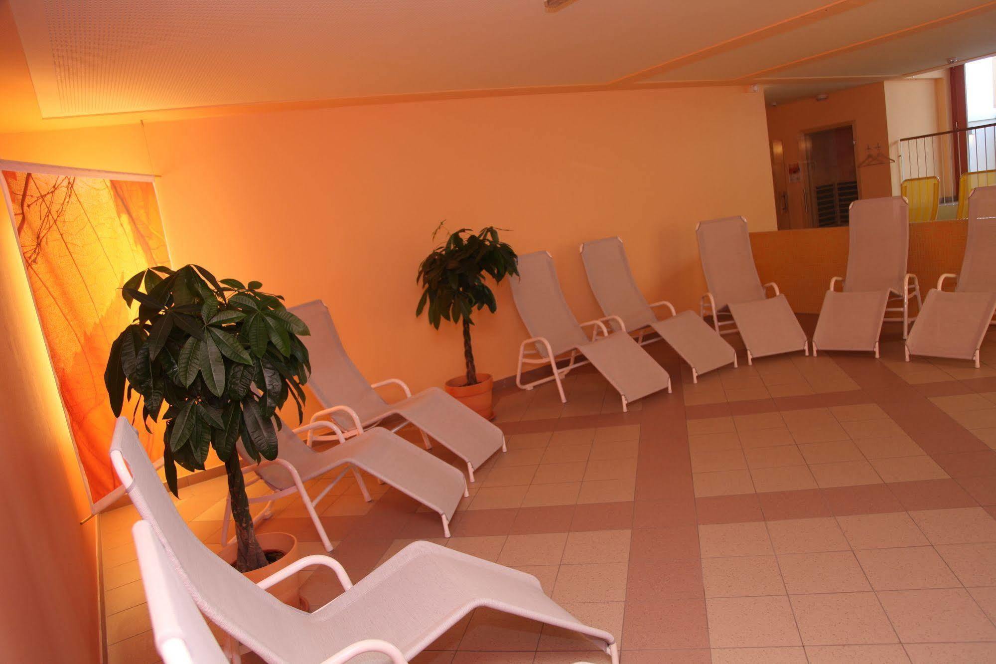 Jufa Hotel Хохриндль Экстерьер фото